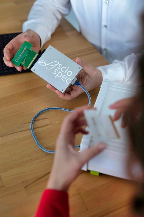 Sciospec chip adapters for easy adaption to any sensor form factor and problem